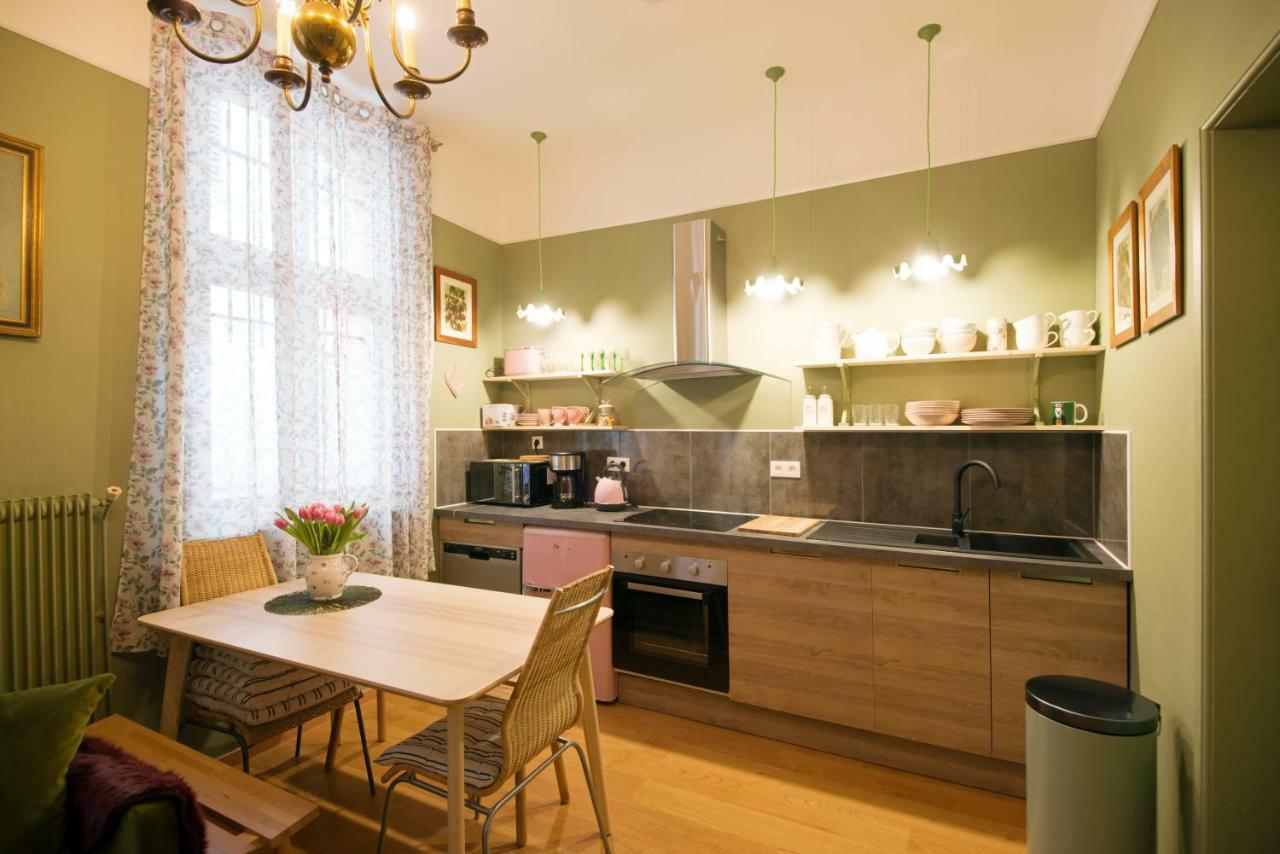 " Mademoiselle " 17 Boulevard Du Champ De Mars Кольмар Екстер'єр фото
